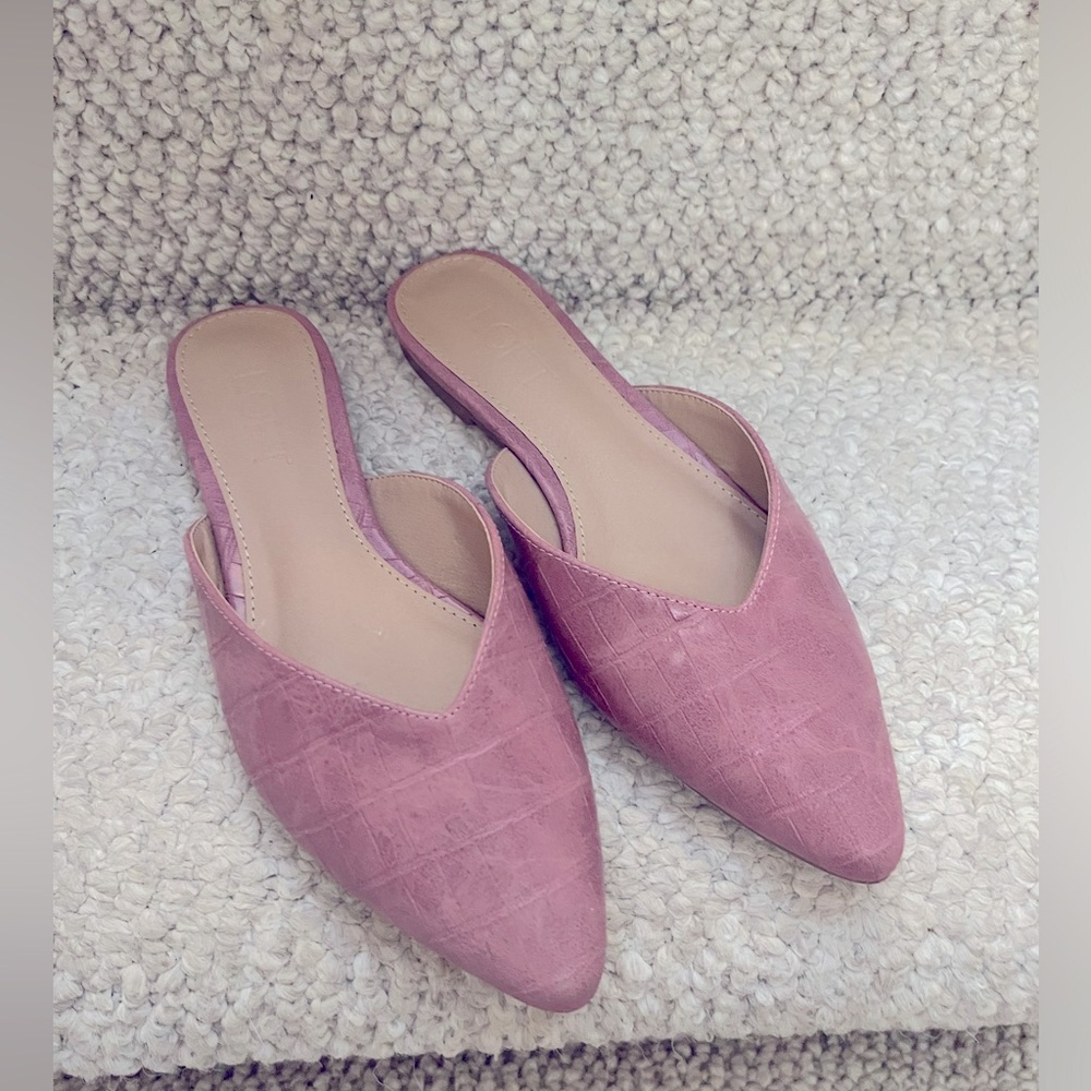 Size 6 loft slip ons